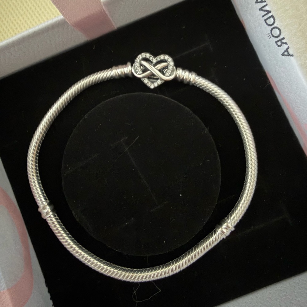 Sparkling Infinity Heart Clasp Snake Chain Bracelet